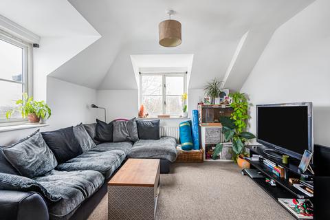 2 bedroom flat for sale, Maidensfield, Welwyn Garden City, Hertfordshire, AL8