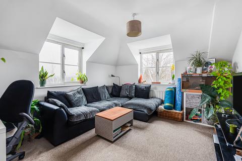 2 bedroom flat for sale, Maidensfield, Welwyn Garden City, Hertfordshire, AL8