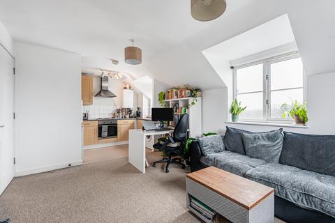 2 bedroom flat for sale, Maidensfield, Welwyn Garden City, Hertfordshire, AL8