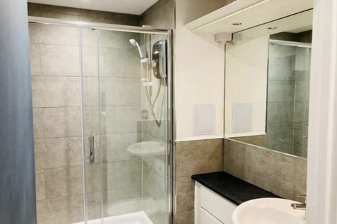 Studio to rent, Oyster Wharf Modern Studio