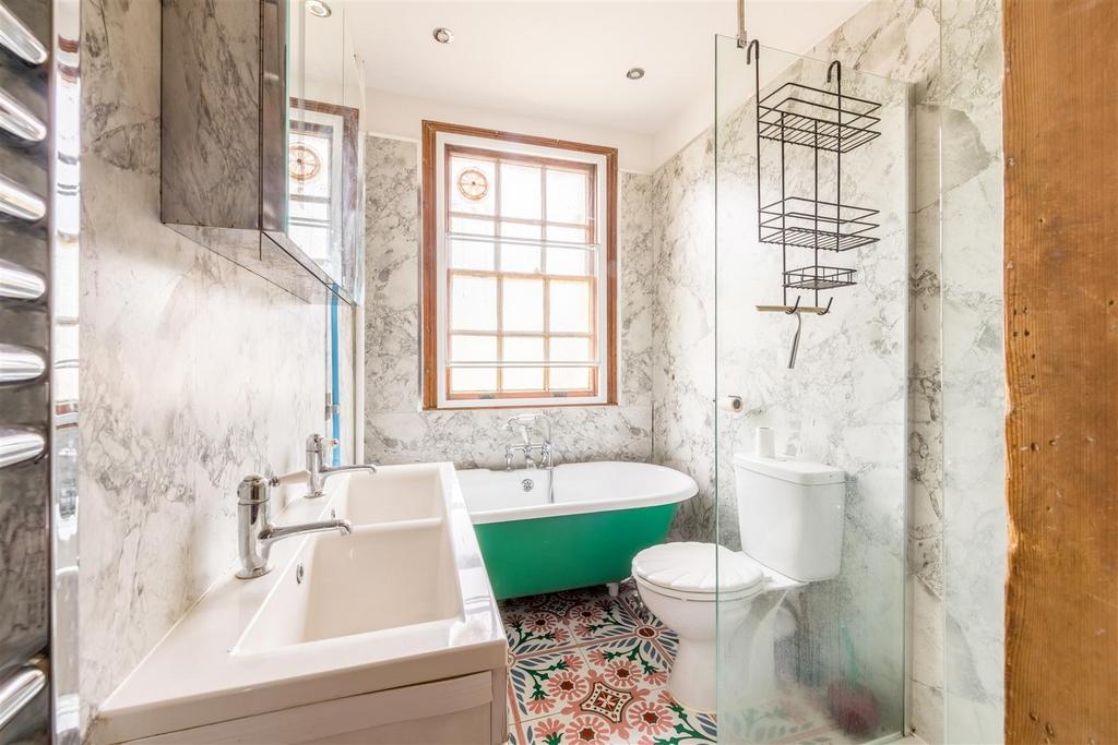 Flat 6, 6 Brunswick Terrace-14.jpg