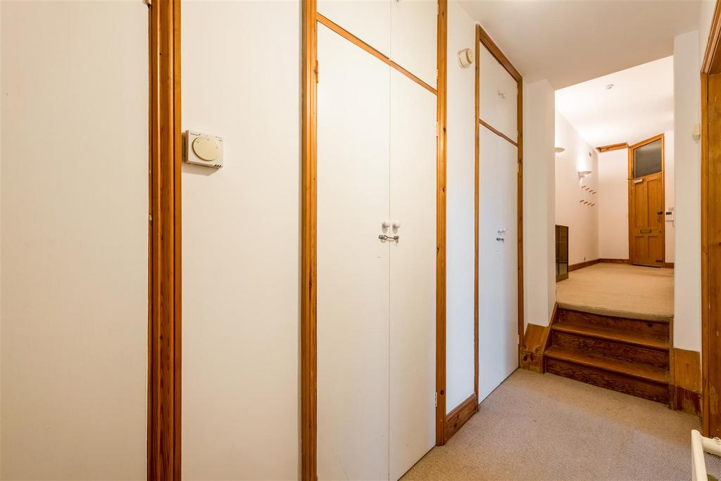 Flat 6, 6 Brunswick Terrace-16.jpg