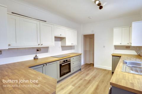 2 bedroom end of terrace house to rent, High Street, Stoke on Trent