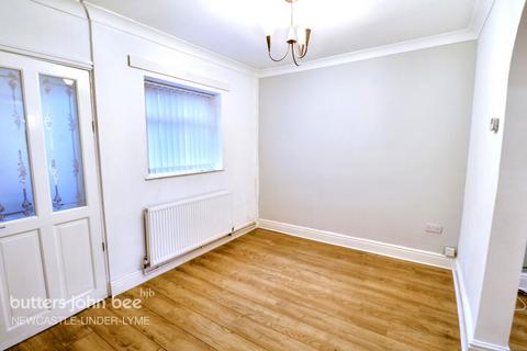 2 bedroom end of terrace house to rent, High Street, Stoke on Trent