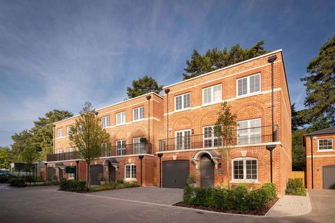 5 bedroom detached house for sale, Larch Avenue, Berkshire, Ascot SL5