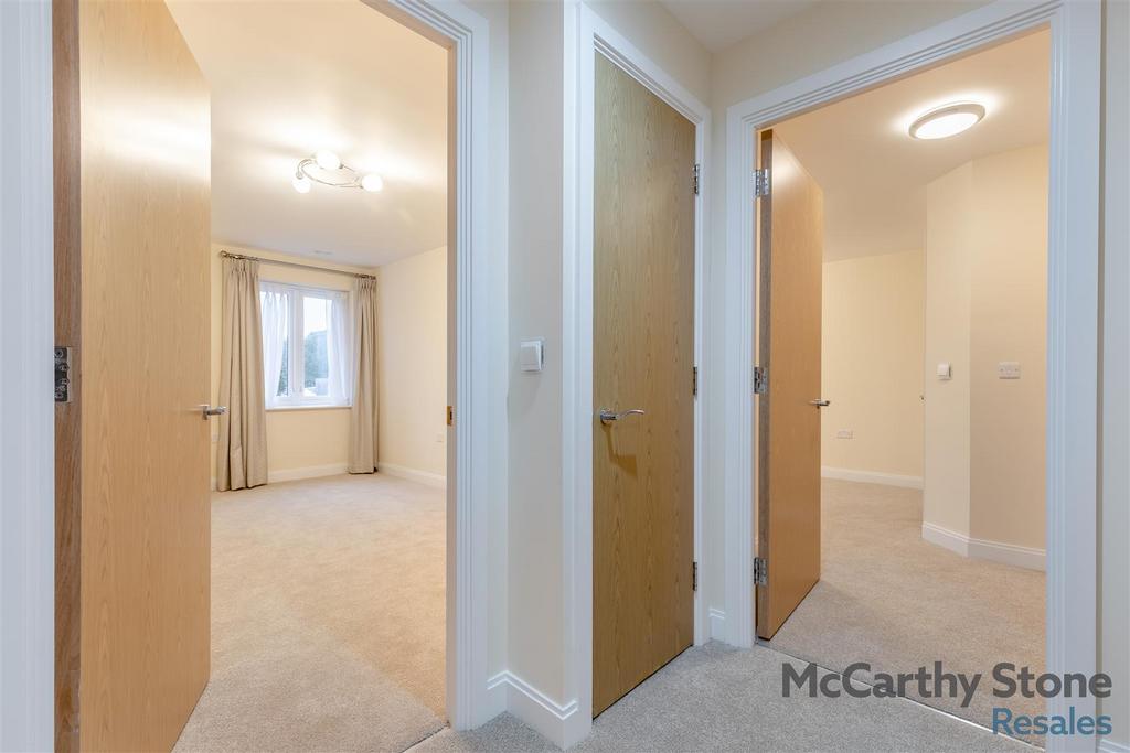 8675247-interior09.jpg