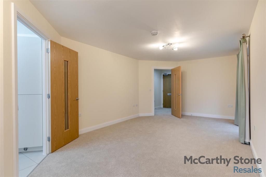 8675247-interior18.jpg