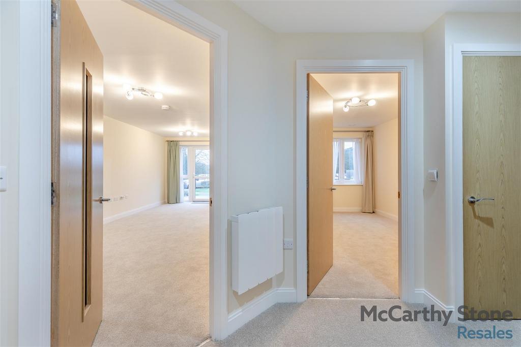 8675247-interior13.jpg