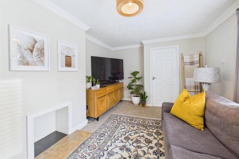 3 bedroom semi-detached house to rent, Raleigh Drive, Sheffield