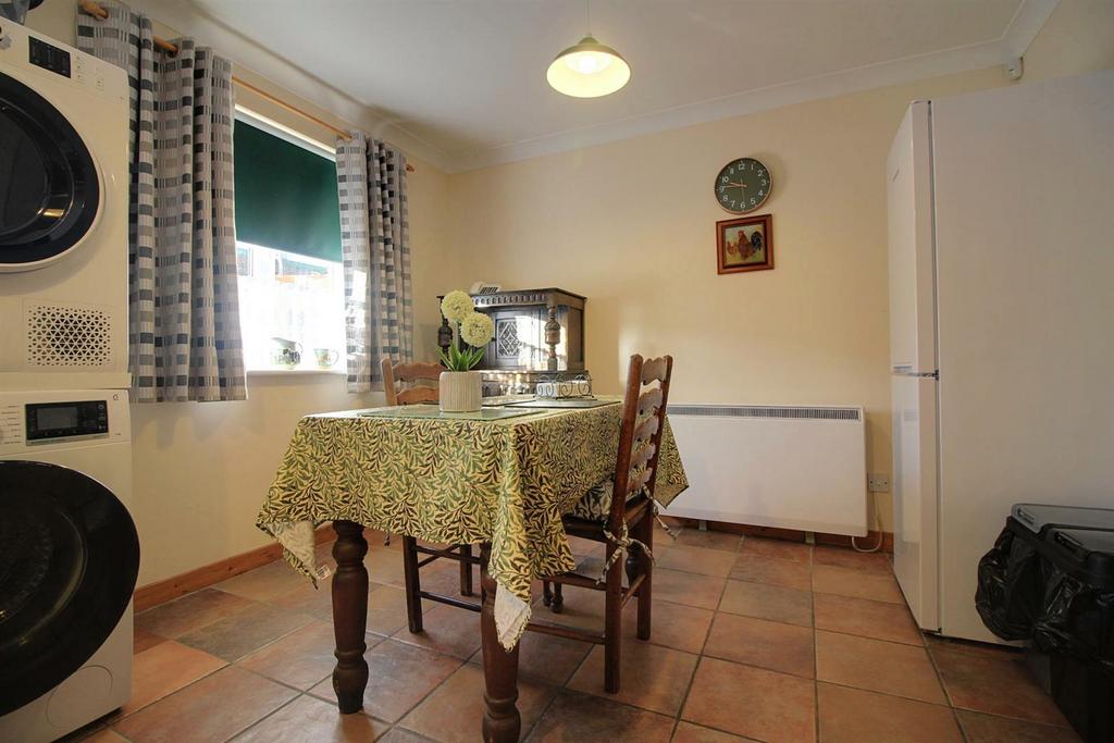 Dining Room 1.jpg