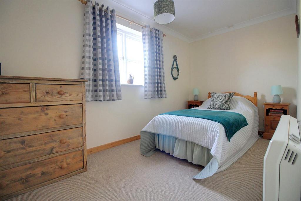 Bedroom 1.jpg