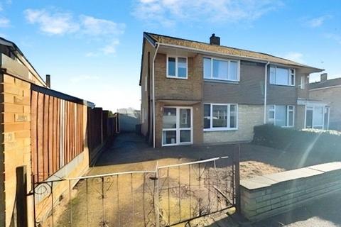 3 bedroom semi-detached house to rent, The Quadrant, Dunstable LU5