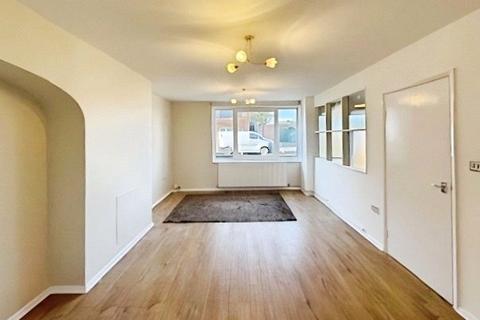 3 bedroom semi-detached house to rent, The Quadrant, Dunstable LU5