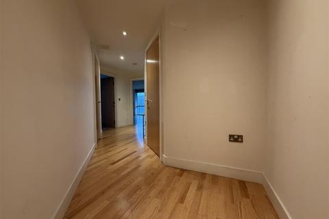 2 bedroom apartment to rent, McClure House, The Boulevard , Leeds