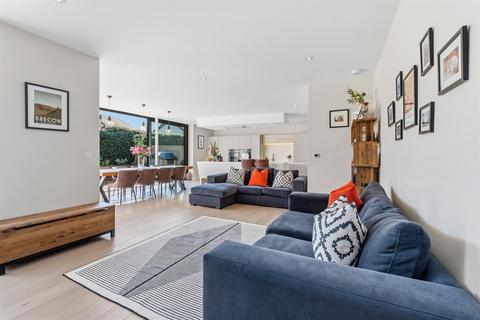 undefined, Thales, Rowington Green, Rowington,