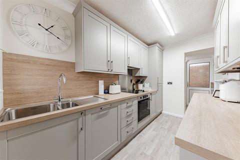 3 bedroom bungalow for sale, Ashurst Gardens, Cliftonville, Margate