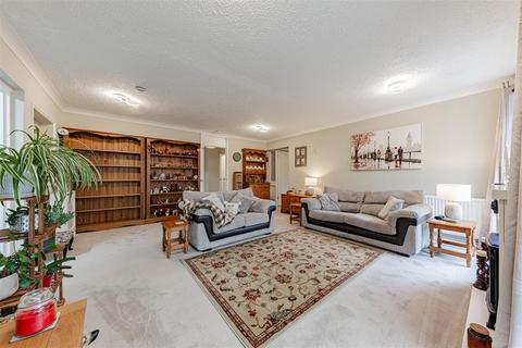 3 bedroom bungalow for sale, Ashurst Gardens, Cliftonville, Margate