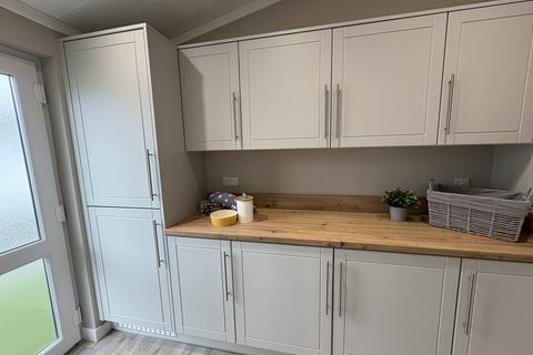 2 bedroom park home for sale, Canvey Island, Essex, SS8