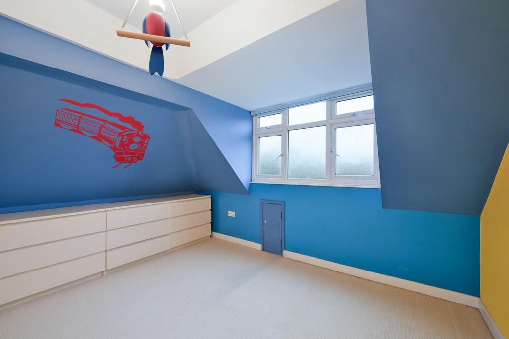 Roundwood way,