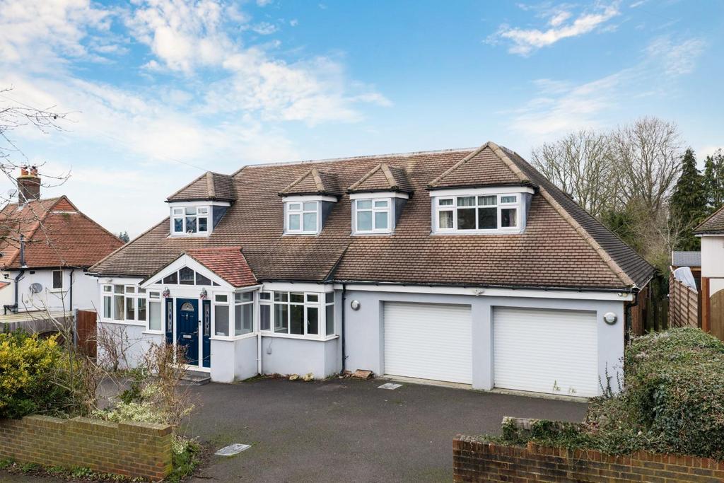 Roundwood way,