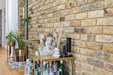 3 bedroom end of terrace house for sale, Trent Road, Buckhurst Hill IG9