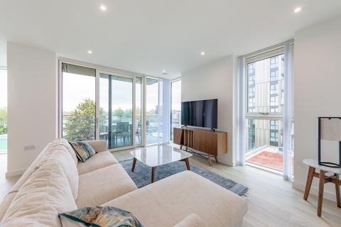 2 bedroom apartment to rent, Hartingtons Court, London N4