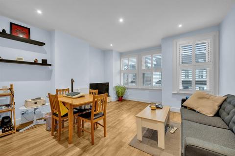 1 bedroom flat to rent, Meadow Road, Shortlands, Bromley, BR2