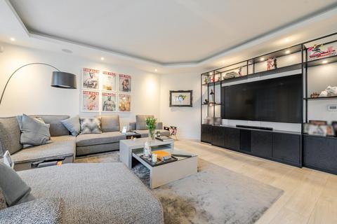 3 bedroom flat for sale, Barnet Lane, Elstree