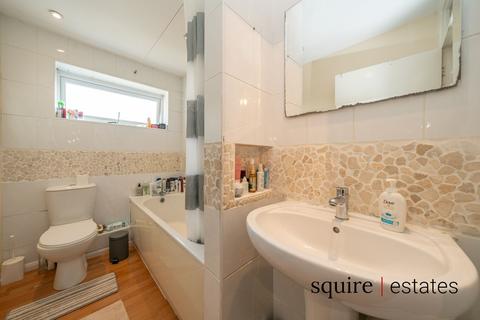 2 bedroom flat for sale, Chenies Court, Hemel Hempstead, HP2