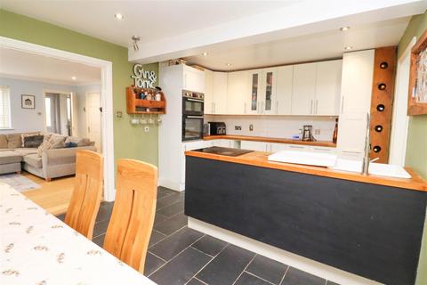 3 bedroom semi-detached house for sale, Aldershot Road, Fleet GU52