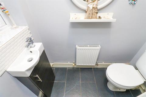 3 bedroom semi-detached house for sale, Aldershot Road, Fleet GU52