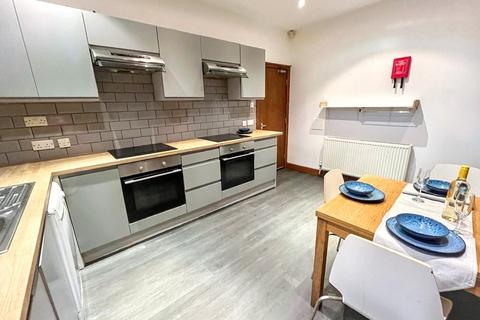 5 bedroom terraced house to rent, Haddon Road, Burley, Leeds, West Yorkshire