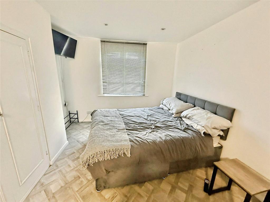 Studio Room