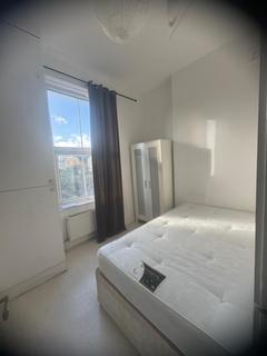 2 bedroom flat to rent, West Green Road, N15
