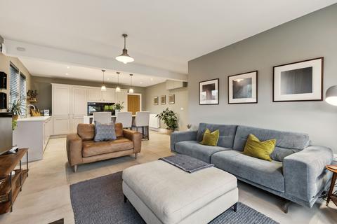 4 bedroom detached villa for sale, Townhead, Auchterarder, PH3
