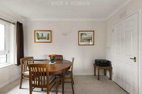 undefined, Queen Elizabeth Road, Kingston Upon Thames KT2