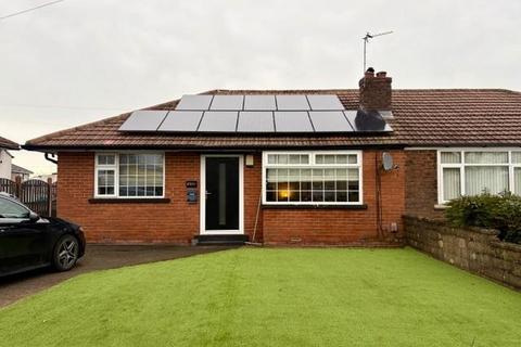 2 bedroom semi-detached bungalow to rent, Beacon Road, Bradford BD6