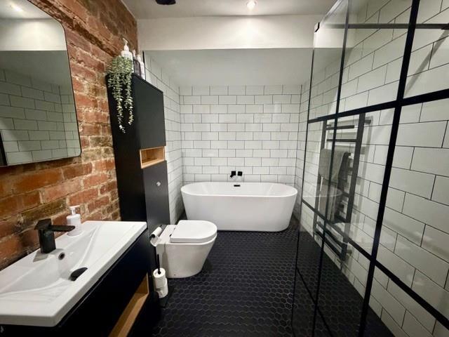 Shower Room.jpg