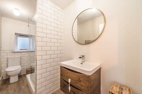 2 bedroom flat for sale, Leigham Vale, London SW16