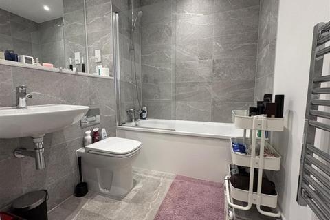 1 bedroom apartment to rent, Gunnersbury Lane, London, W3