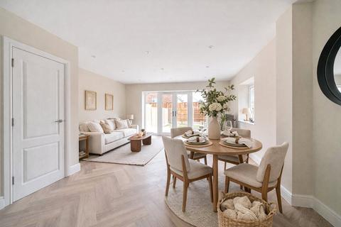 3 bedroom semi-detached house for sale, Park Road, Hampshire GU14