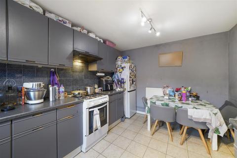 3 bedroom terraced house for sale, Mary Peters Drive, Greenford