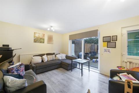 3 bedroom terraced house for sale, Mary Peters Drive, Greenford