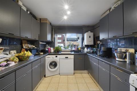 3 bedroom terraced house for sale, Mary Peters Drive, Greenford