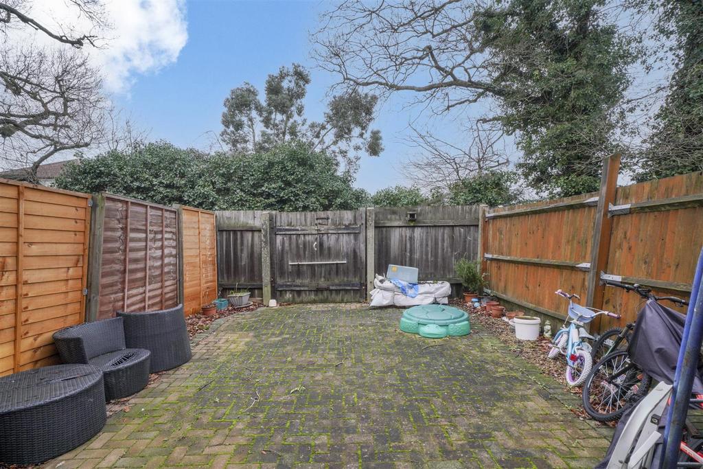11 Mary Peters Drive - C5xs DIWk5 Qf9mm3 Gr UB6.jpg