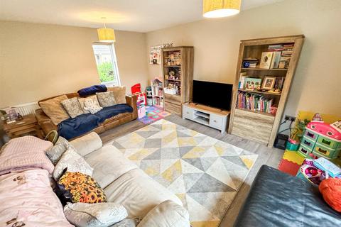 3 bedroom semi-detached house for sale, Lingfield Walk, Corby NN18