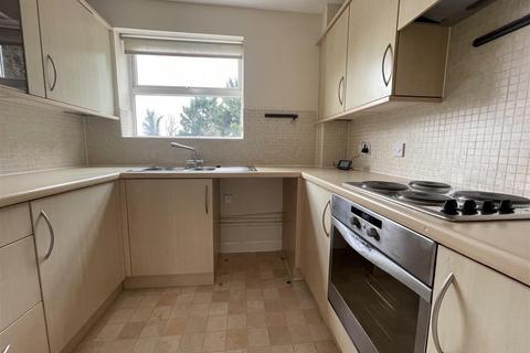 2 bedroom flat for sale, Carnival House, Salisbury SP2