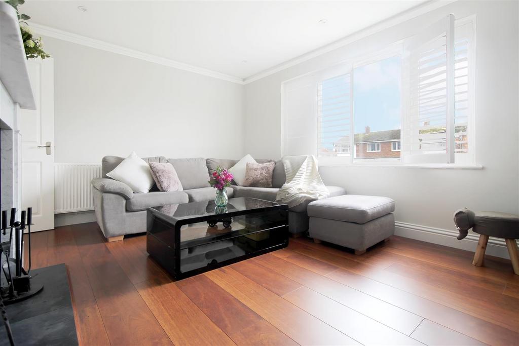 Living Room a.jpg