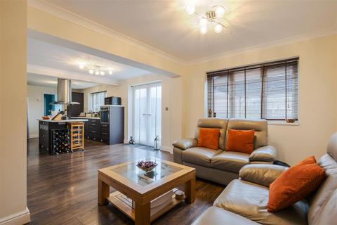 4 bedroom detached house for sale, Catkin Road, Bottesford