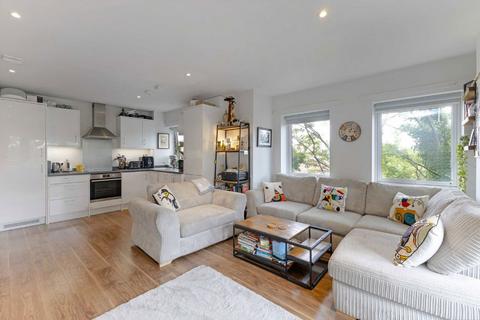 2 bedroom flat for sale, Waterfall Cottages, LONDON SW19